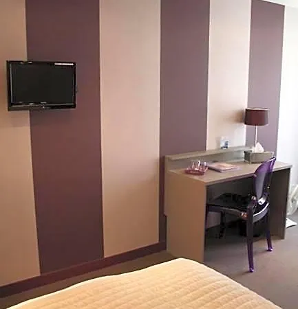 Hotel O Prestige Bauge